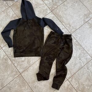 Aéropostale Boys’ Camo Hoodie & Jogger Set – Size boy small